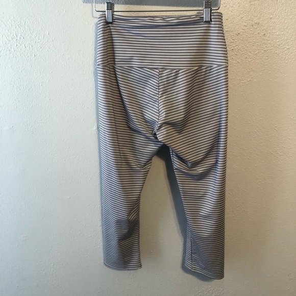 Onzie Flow striped cropped yoga leggings s/m - Picture 3 of 5